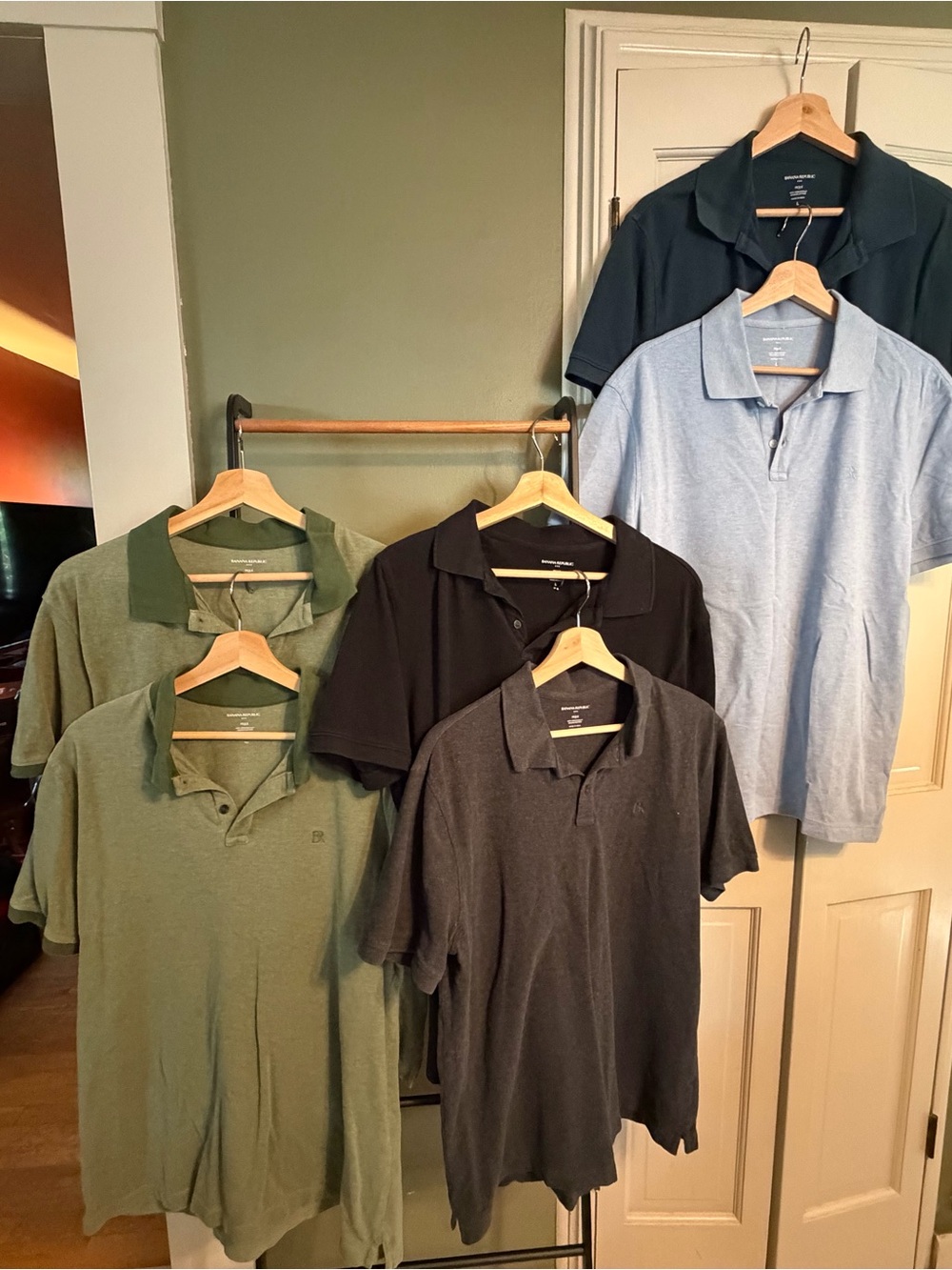 Banana Republic Men's Polo Shirts Lot - Black, Light Blue, Olive, Dark Green